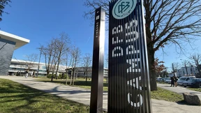 Finanzminister verteidigt Finanzamtwechsel des DFB