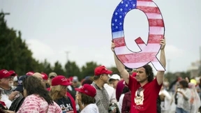 Facebook will Seiten von „QAnon“ löschen