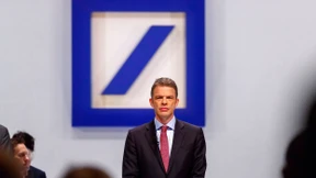 Die Deutsche Bank, der Stellenabbau und die Eintracht
