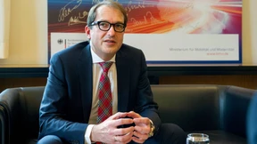 Die Pkw-Maut wird 2016 „scharf gestellt“