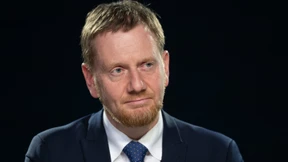 Ministerpräsident Kretschmer über Ohnmachtserfahrungen und braune Sümpfe