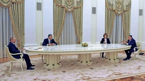 Orientiert sich Ungarn nach Osten oder nach Westen?