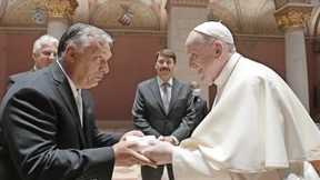 Orbán lässt sich als konservativer „Leitstern“ vermarkten