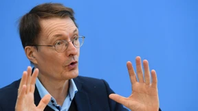 Lauterbach dringt auf schnelles Eindämmen der Corona-Welle