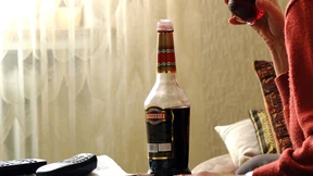 Schnaps und Teleshopping gegen die Einsamkeit 