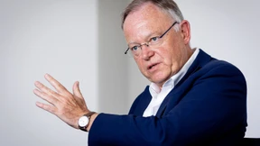 Entschlossen nach der Macht gegriffen