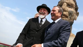 Schröders Kirchenfenster kann kommen