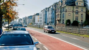 Fahrspur wird zum Radweg an Eschersheimer Landstraße