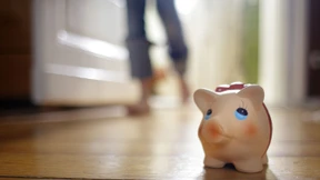 Die Deutschen sparen weniger