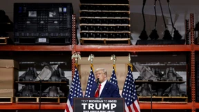 Trump wettert vor Arbeitern gegen „Umwelt-Spinner“