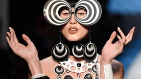 Gaultier zeigt psychedelische Mode in Paris