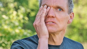 Der Läufer, der mit den Füßen sieht