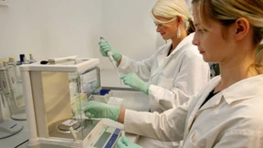 Arbeitslose Schulabgänger - leere Lehrstellen