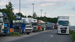 Lastwagen sollen deutlich weniger CO2 ausstoßen