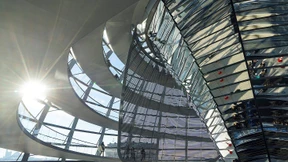 Koalition baut Kündigungsschutz und Mitsprache aus