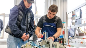 Mehr junge Menschen mit Abitur in Ausbildungsberufen