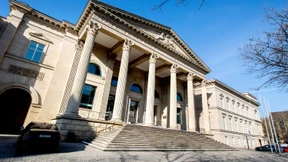 Niedersächsischer Landtag mit Parolen beschmiert