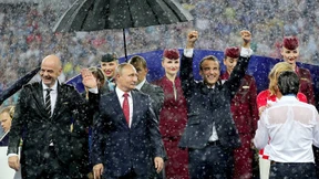 Schirmherr Putin und seine durchnässten Gäste