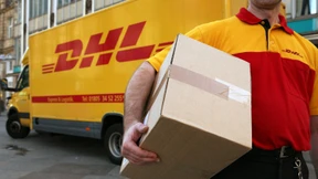 Jeden Tag kommen hundert Paketkästen dazu