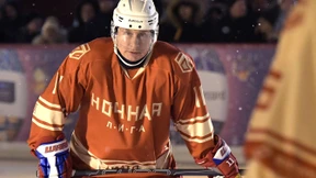 Eine Runde Eishockey mit Wladimir Putin