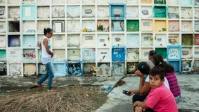 In der Stadt, die Tote adoptiert