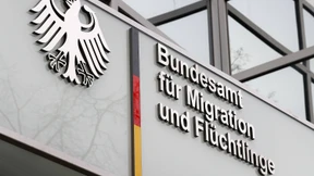 Flüchtlingsbehörde prüft 2000 Asylverfahren