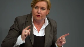 SPD verlangt von Seehofer Konzept zu Ankerzentren