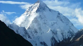 Nach Tod von Bergträger am K2 hört Komitee in Pakistan Zeugen