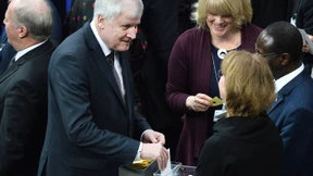 Seehofer: Fairnessabkommen zwischen Schulz und Merkel