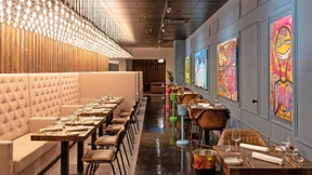 Weiter Raum und noble Stulle