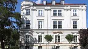 Eine Schule geht an die Börse