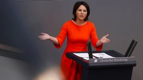 Baerbock bittet um „Betrachtung“ von Promotionsstipendium