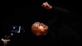 So still, dass man die Fliegen hört