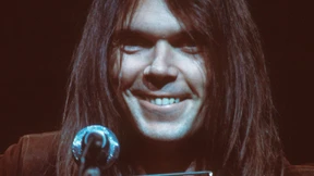 Sein Herz aus Gold, eingefroren in der Sonne