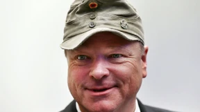 Dirk Niebel wird oben ohne museal