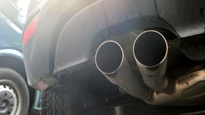 Kraftfahrt-Bundesamt droht Mercedes