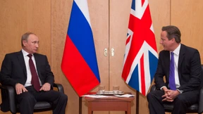 Cameron gibt Putin nicht die Hand