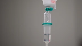 Bundesinstitut warnt vor Risiken bei Drip-Spa-Infusionen