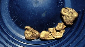 Erdbeben lassen Gold verklumpen