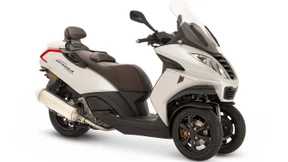 An Ende putzt das Trike den Dieselmotor