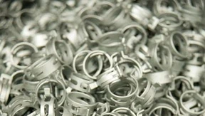 Weiter aufwärts mit Schlauchschellen