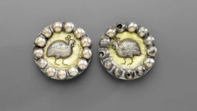 Durch die   Perle gesprochen