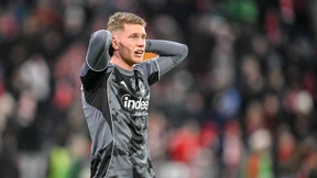 Jungadler Elias Baum als Nesthocker