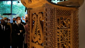 Es hilft, in Benin beugen sie ihr Knie immer noch