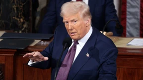 Trump gewährt Mexiko und Kanada einen Zollaufschub bis April