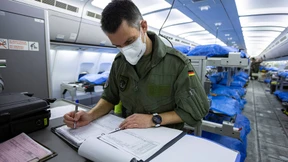 Bundeswehr bringt infizierte Italiener nach Deutschland