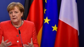 Merkel lobt Antwort auf „größte Krise“