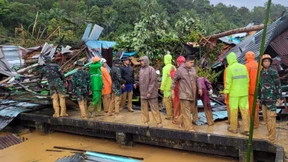 Mehrere Tote bei Erdrutschen und Unwetter