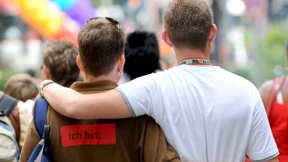 Chefs müssen Homosexuellen die gleichen Vorteile gewähren
