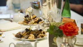 Gebäckmischung zu Kaffee und Verhandlung